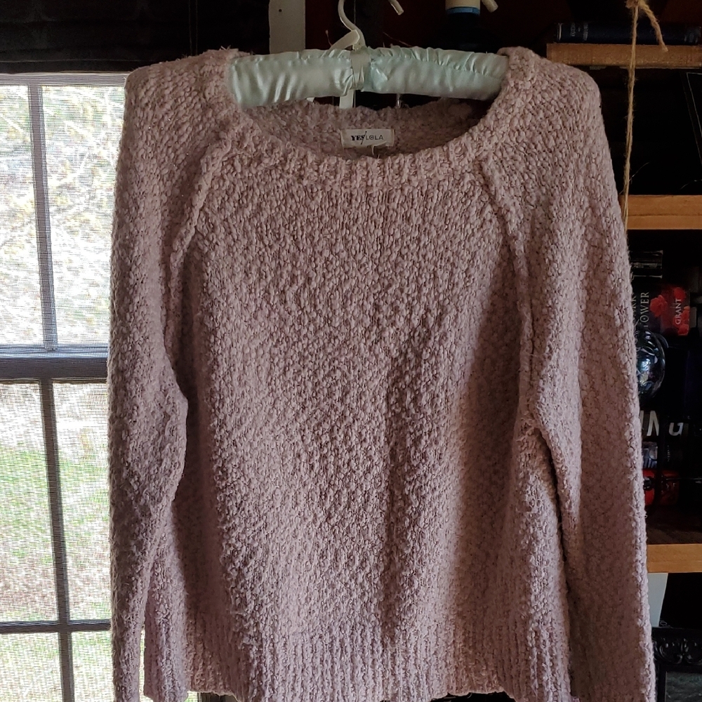 Cozy Pink Crew Neck Sweater with Textured Knit